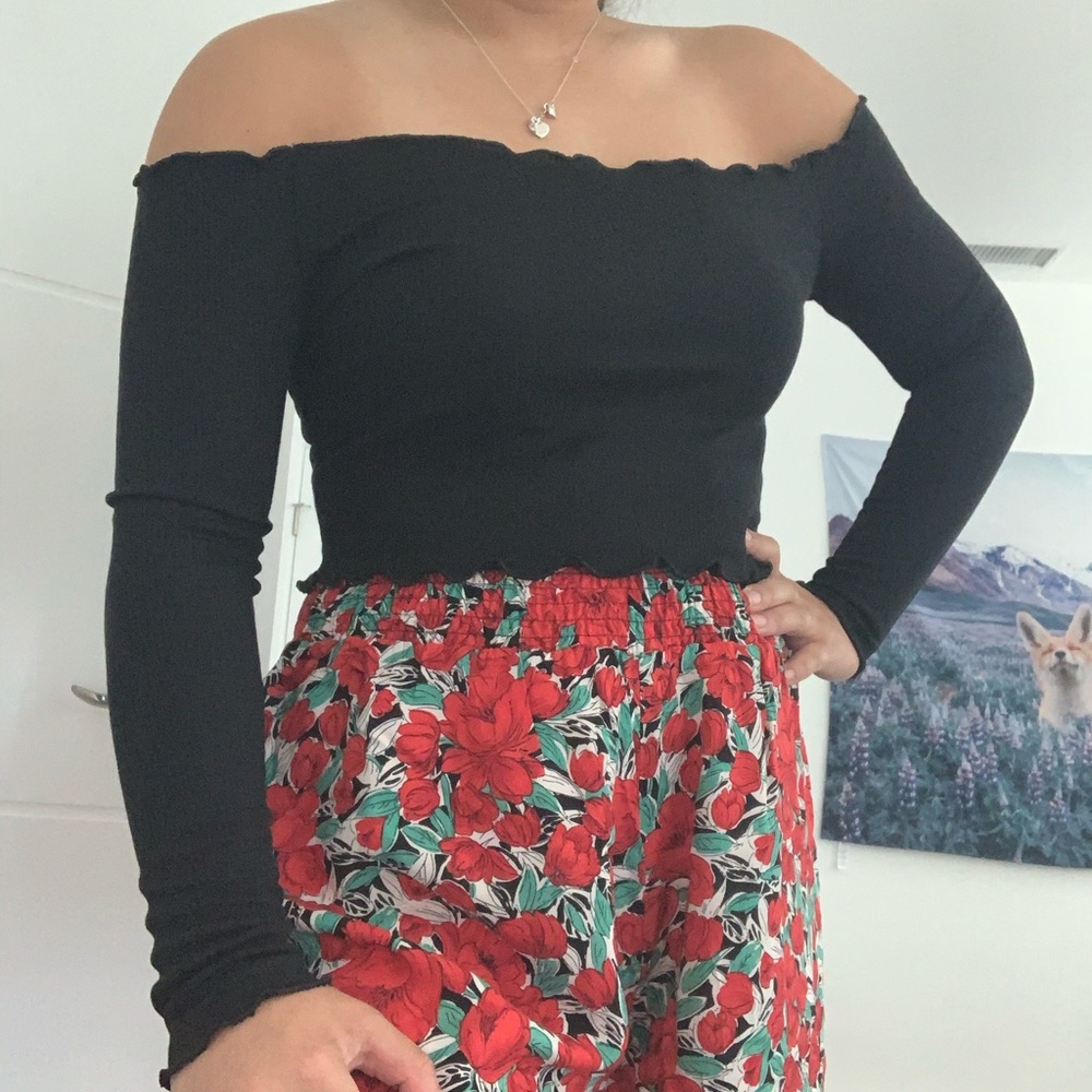Pretty little thing black lettuce trim top